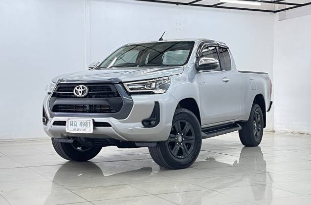 Hilux Revo Smart Cab 2.4 Mid Prerunner (MY20) MT