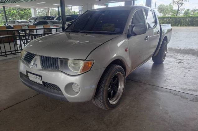 Triton Double Cab 2.5 GLX MT